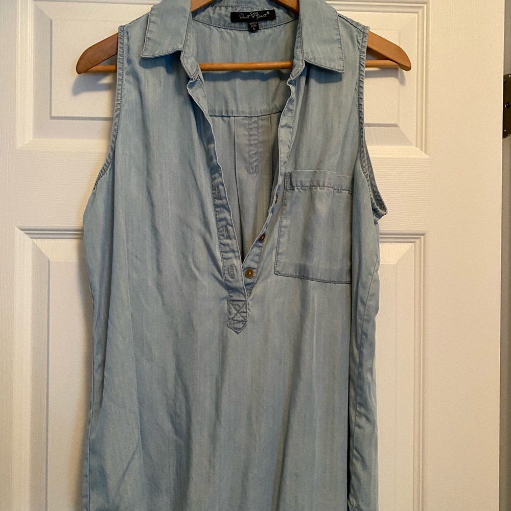 Velvet Heart Sky Blue Sleeveless Top - Picture 4 of 10